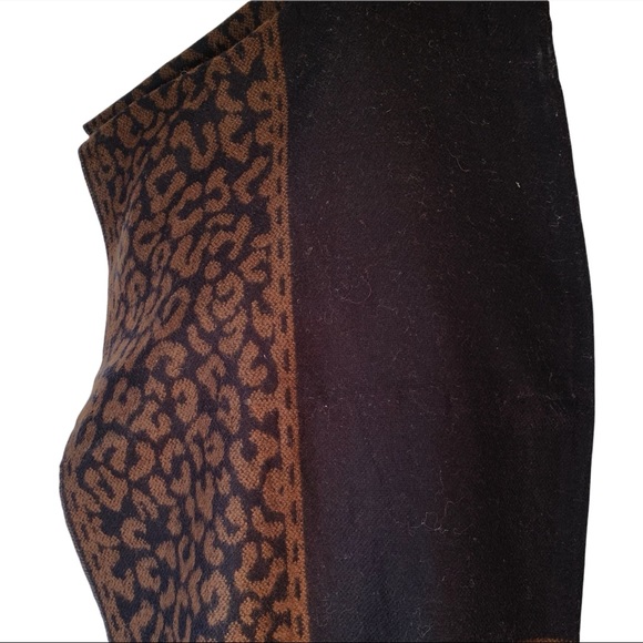 Character club reversible leopard print shawl - Picture 6 of 8